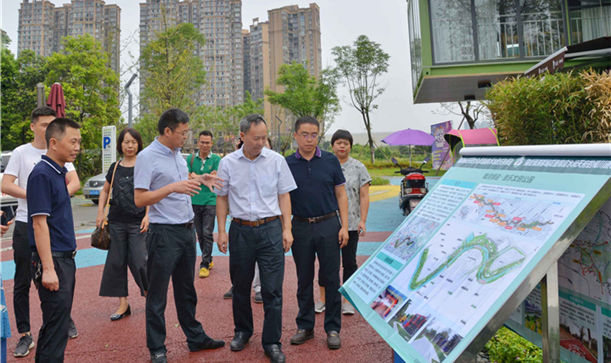 成都市“全面落實年”第八專項督查組考察香城公司毗河綠道·音樂文創公園